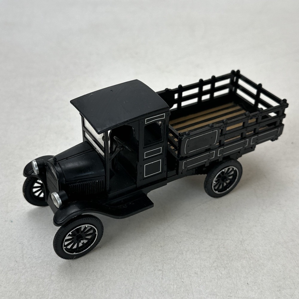 Chevrolet 1923 Series D 1 Ton Truck Stake Bed Diecast Model Vehicle Black 1:32